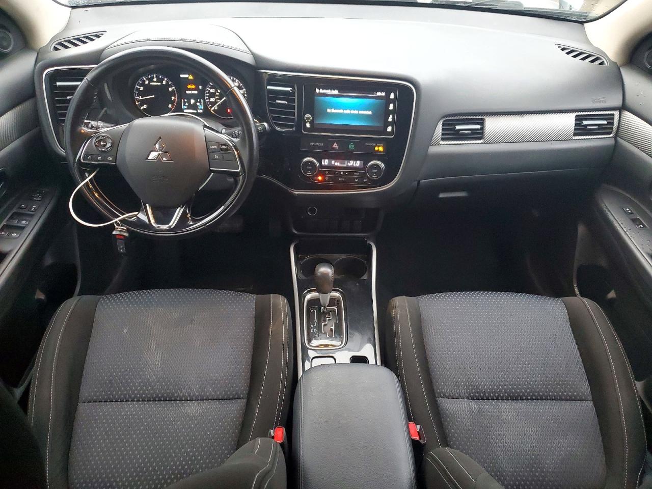 2017 MITSUBISHI OUTLANDER SE photo 8