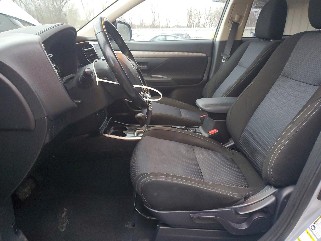 2017 MITSUBISHI OUTLANDER SE photo 7