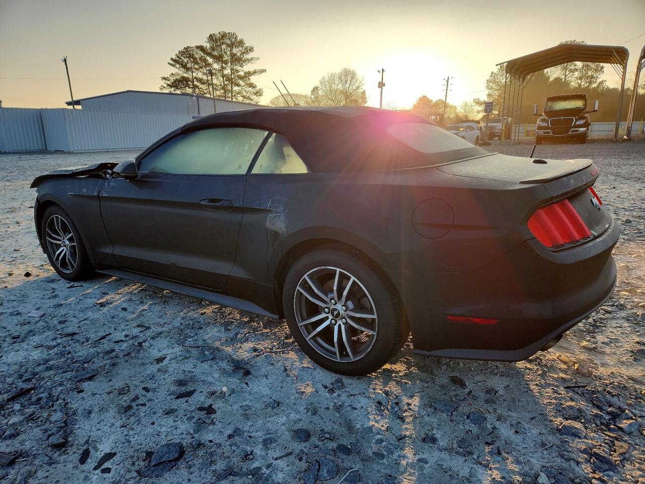 2015 FORD MUSTANG photo 2