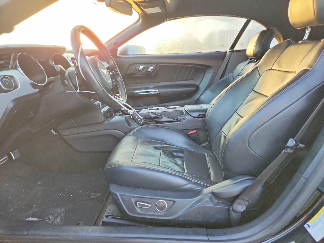 2015 FORD MUSTANG photo 7