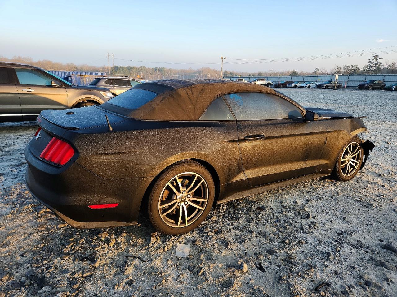 2015 FORD MUSTANG photo 3
