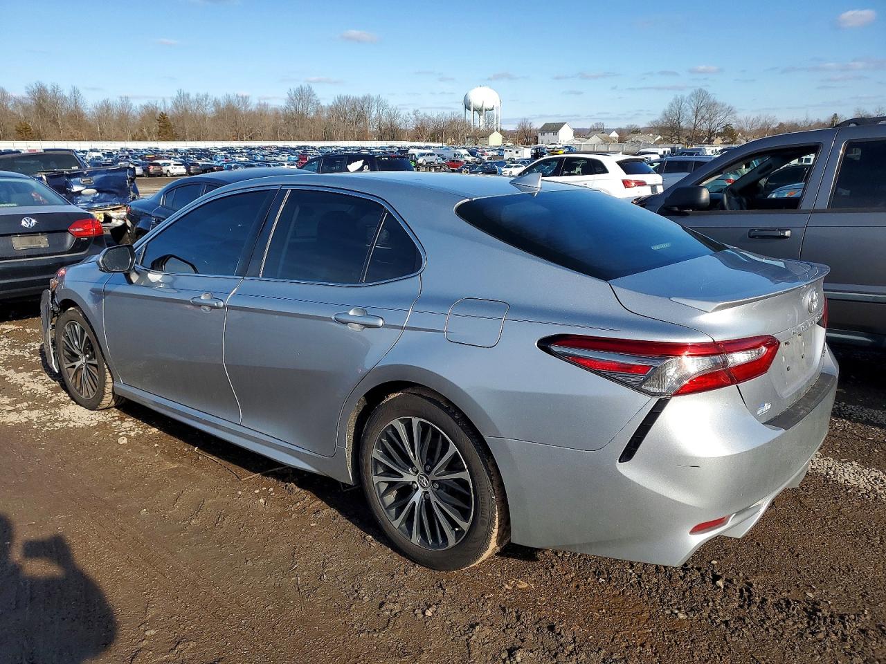 2019 TOYOTA CAMRY L photo 2