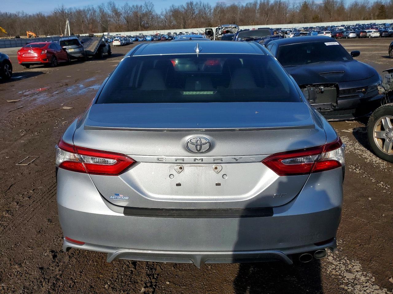 2019 TOYOTA CAMRY L photo 6