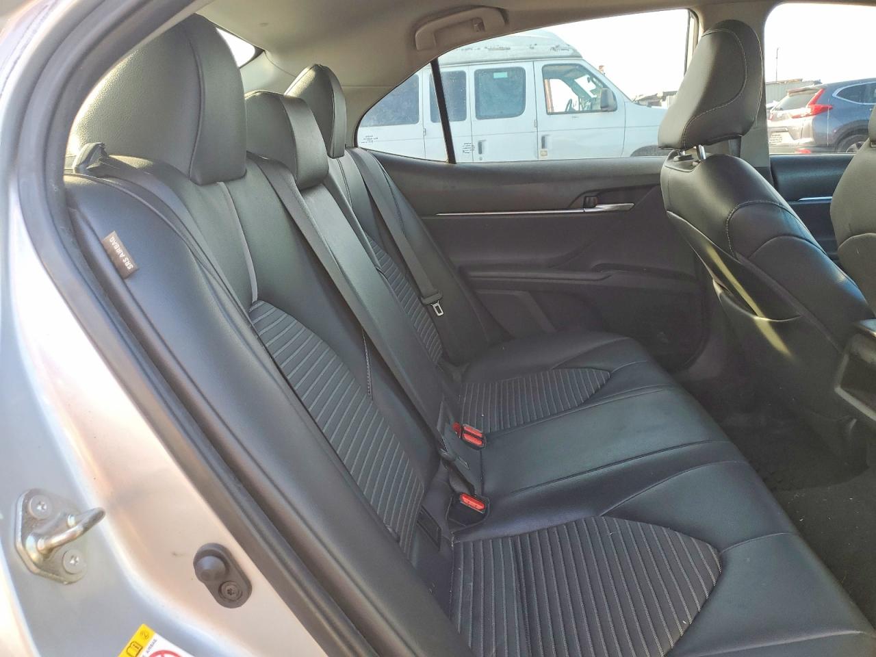 2019 TOYOTA CAMRY L photo 10