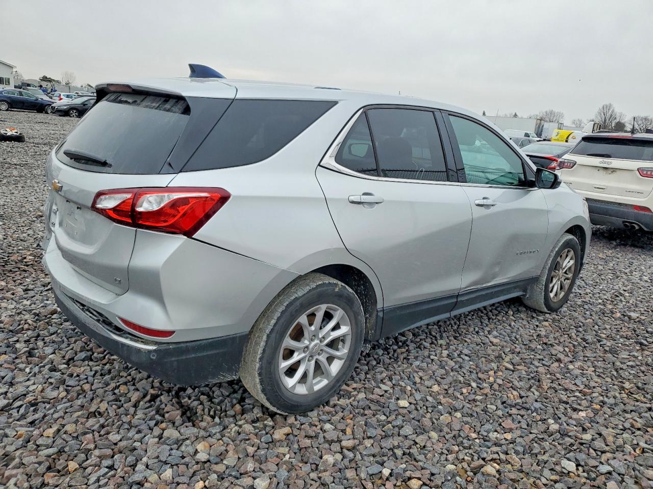 2018 CHEVROLET EQUINOX LT photo 3
