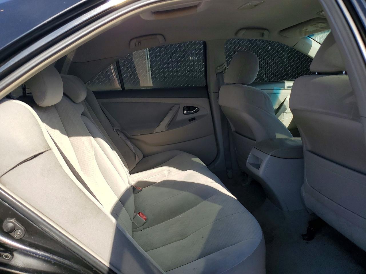 2009 TOYOTA CAMRY BASE photo 10