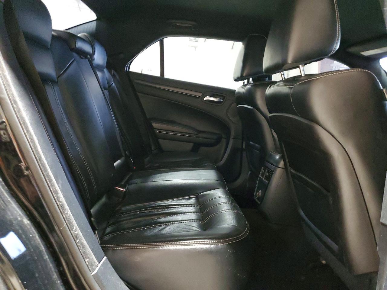 2014 CHRYSLER 300 S photo 19