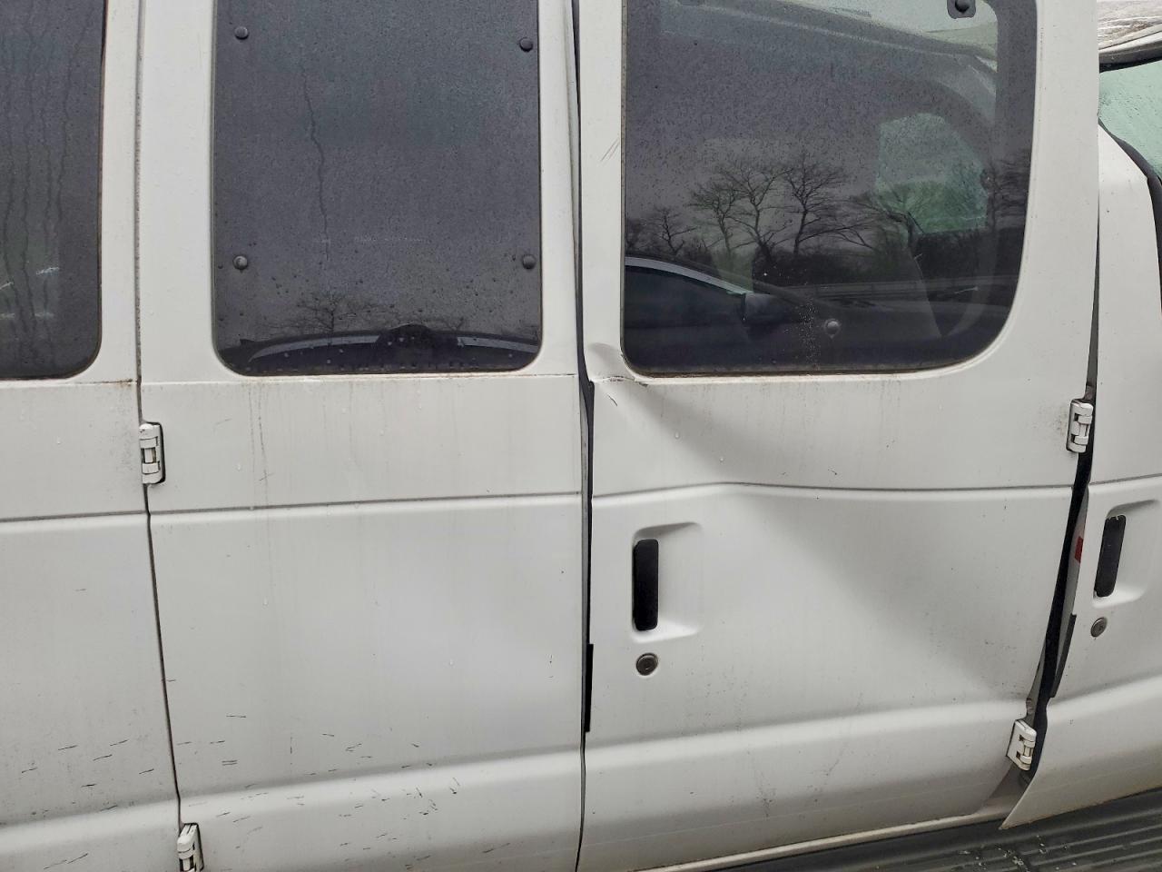 2010 FORD ECONOLINE E350 SUPER DUTY WAGON photo 11