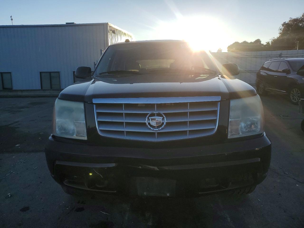 2004 CADILLAC ESCALADE LUXURY photo 9