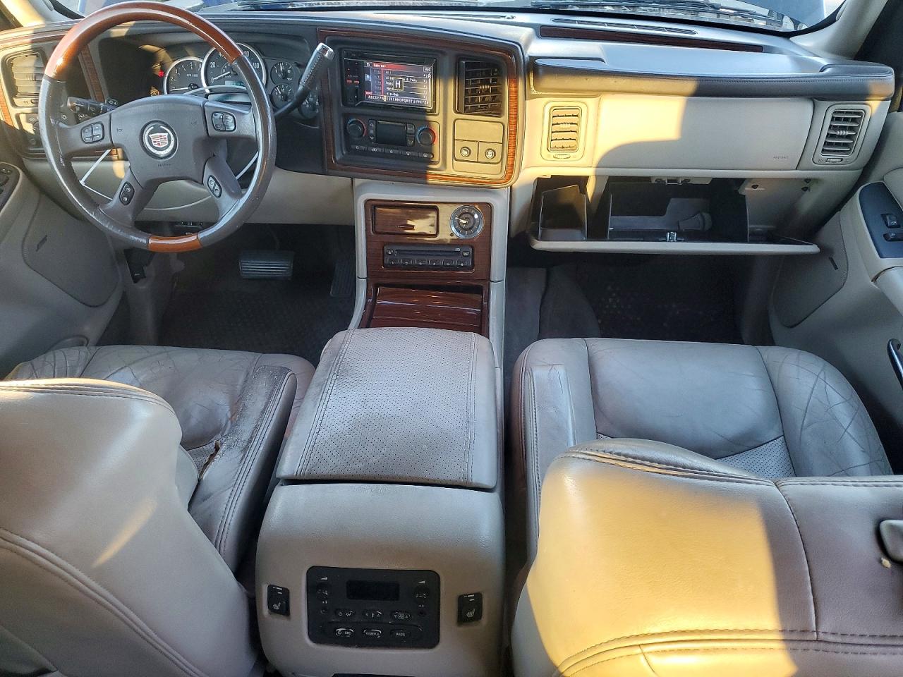 2004 CADILLAC ESCALADE LUXURY photo 15