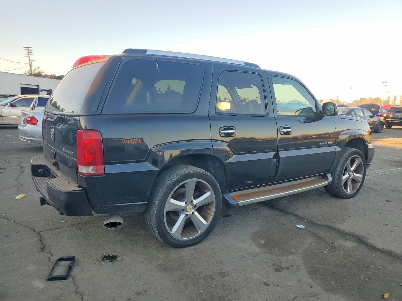 2004 CADILLAC ESCALADE LUXURY photo 5