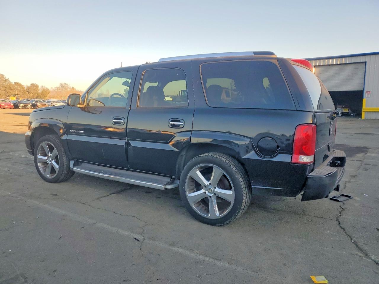 2004 CADILLAC ESCALADE LUXURY photo 3