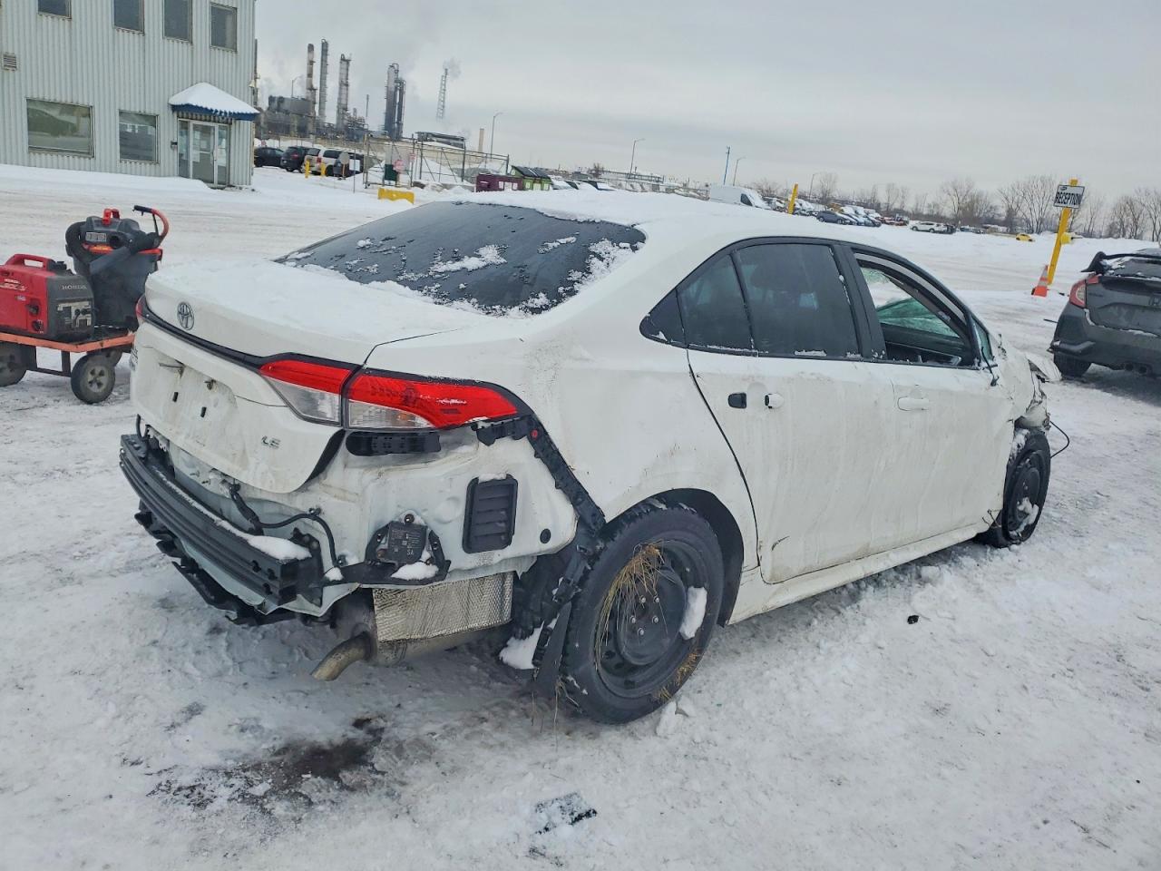 2022 TOYOTA COROLLA LE photo 3