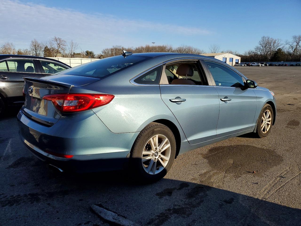 2015 HYUNDAI SONATA SE photo 3