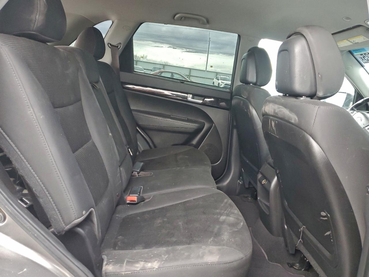 2015 KIA SORENTO LX photo 11