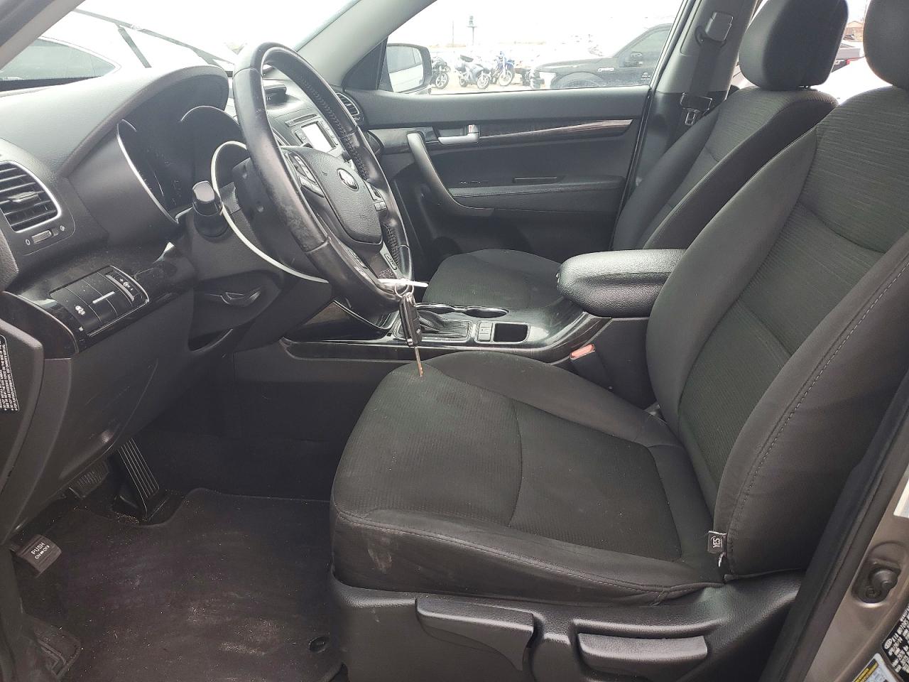 2015 KIA SORENTO LX photo 7