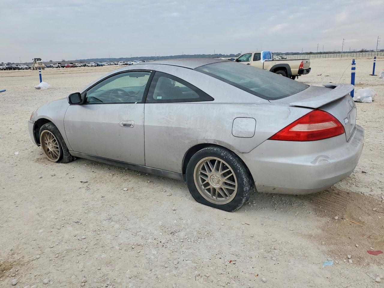 2003 HONDA ACCORD LX photo 2