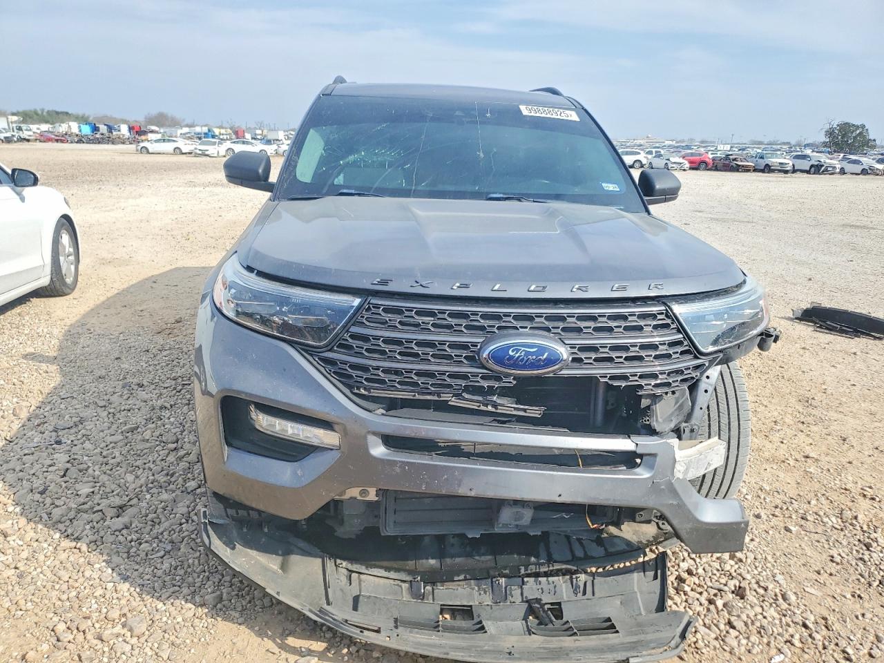 2021 FORD EXPLORER XLT photo 5