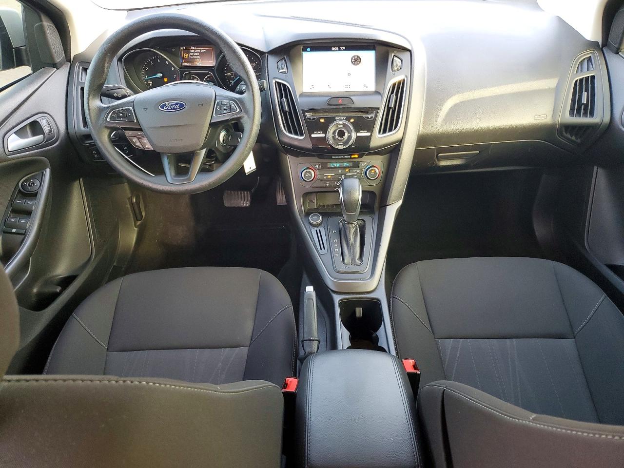 2017 FORD FOCUS SEL photo 8
