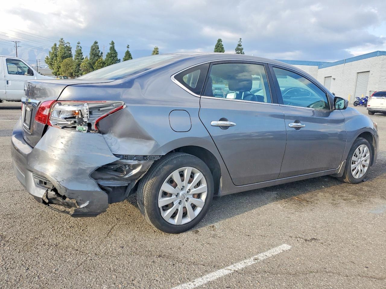 2017 NISSAN SENTRA S photo 3