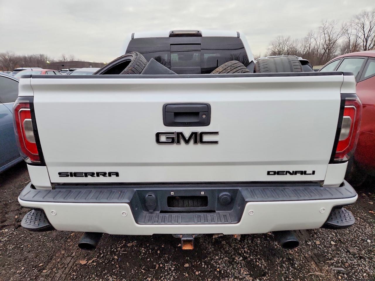 2017 GMC SIERRA K1500 DENALI photo 6
