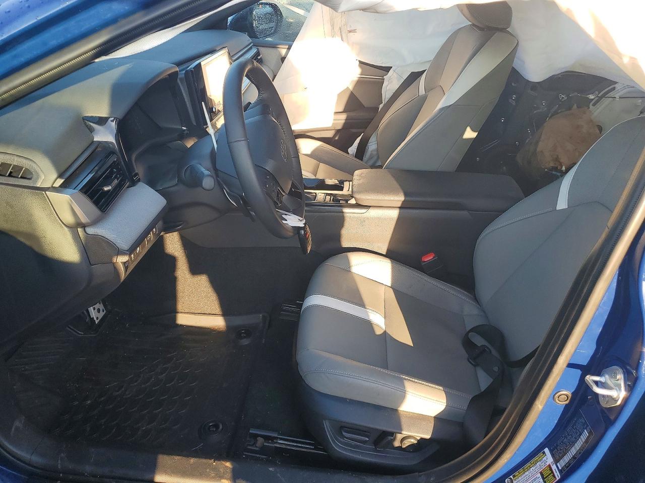 2025 TOYOTA CAMRY XSE photo 7