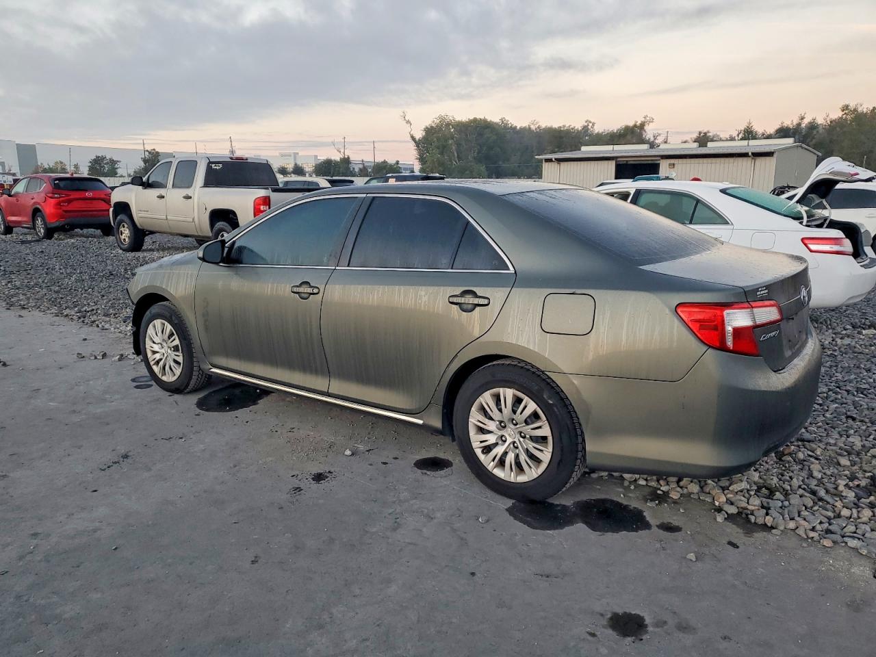 2014 TOYOTA CAMRY L photo 2