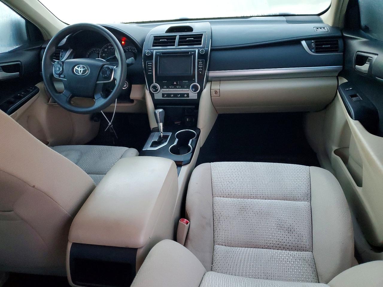 2014 TOYOTA CAMRY L photo 8
