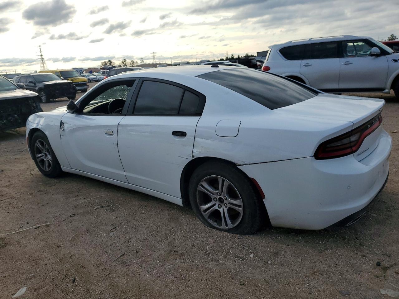 2018 DODGE CHARGER SXT photo 2