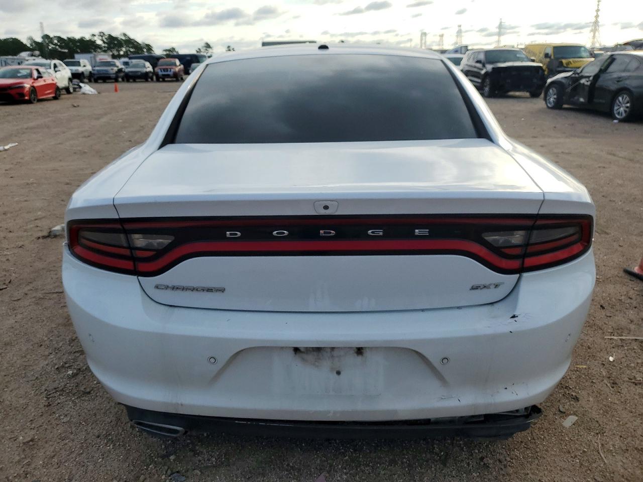 2018 DODGE CHARGER SXT photo 6