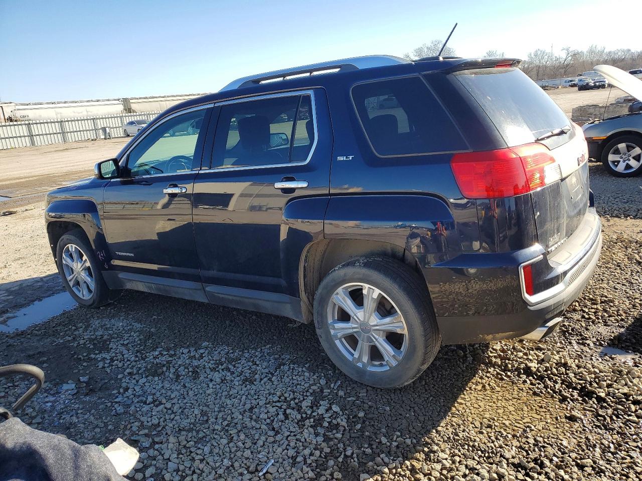 2017 GMC TERRAIN SLT photo 2