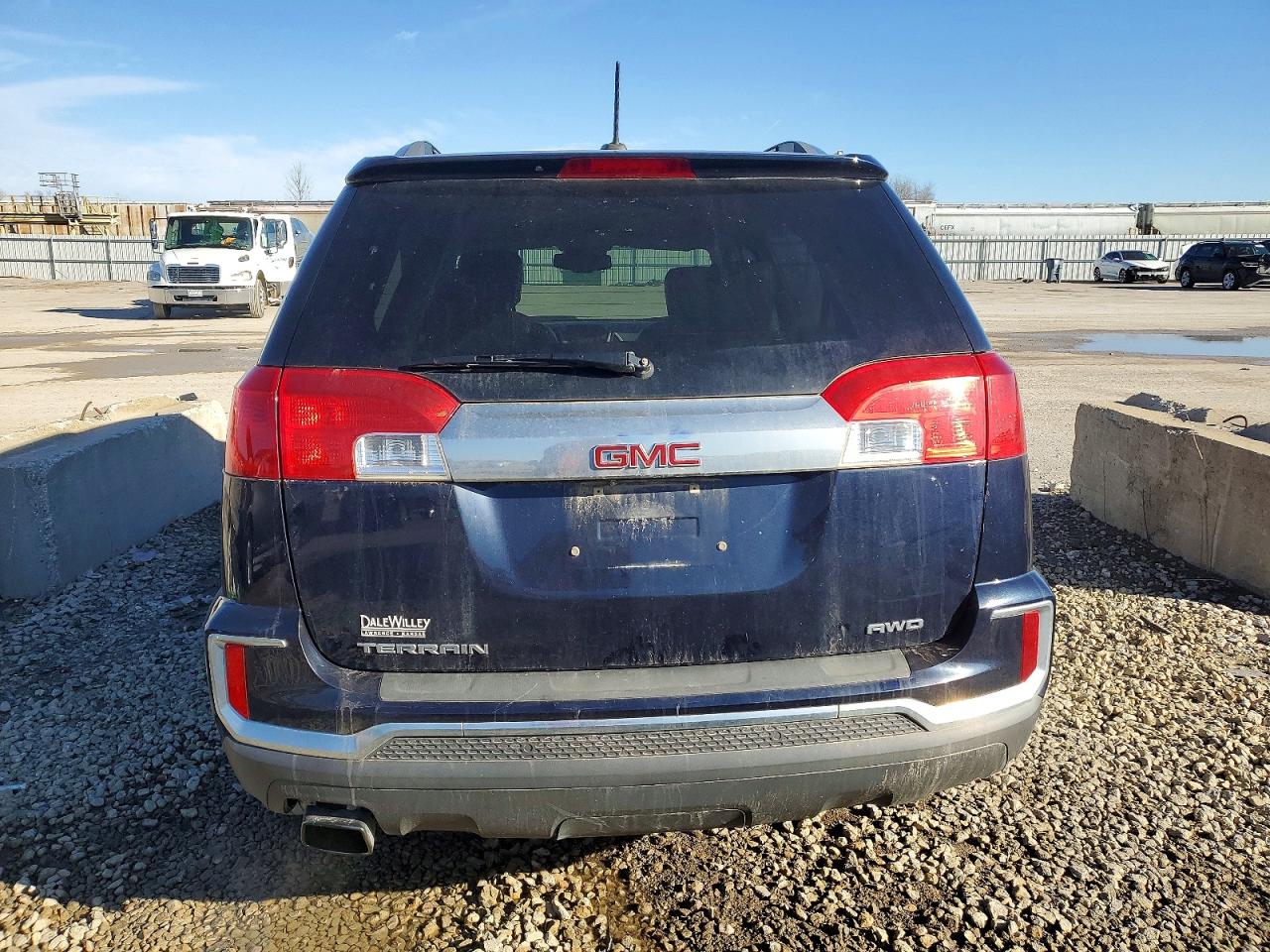 2017 GMC TERRAIN SLT photo 6