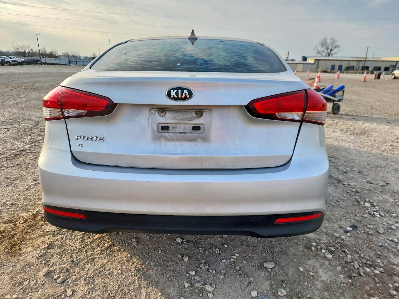 2017 KIA FORTE LX photo 6