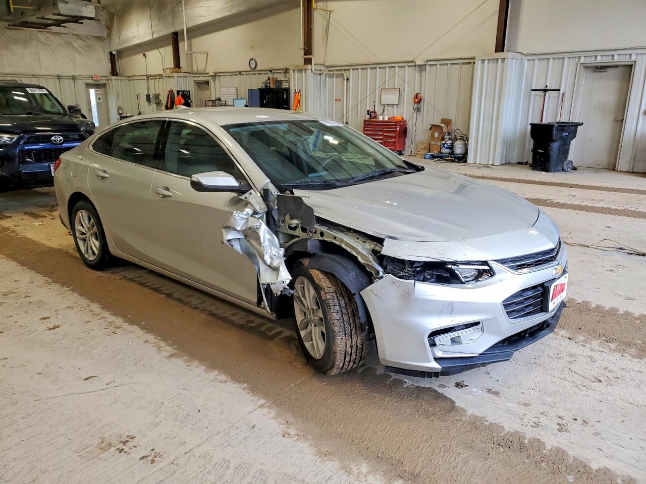 2017 CHEVROLET MALIBU LT photo 4
