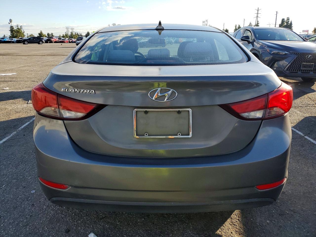 2016 HYUNDAI ELANTRA SE photo 6