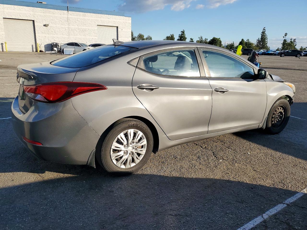 2016 HYUNDAI ELANTRA SE photo 3