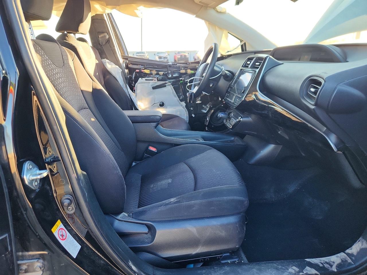 2018 TOYOTA PRIUS photo 7