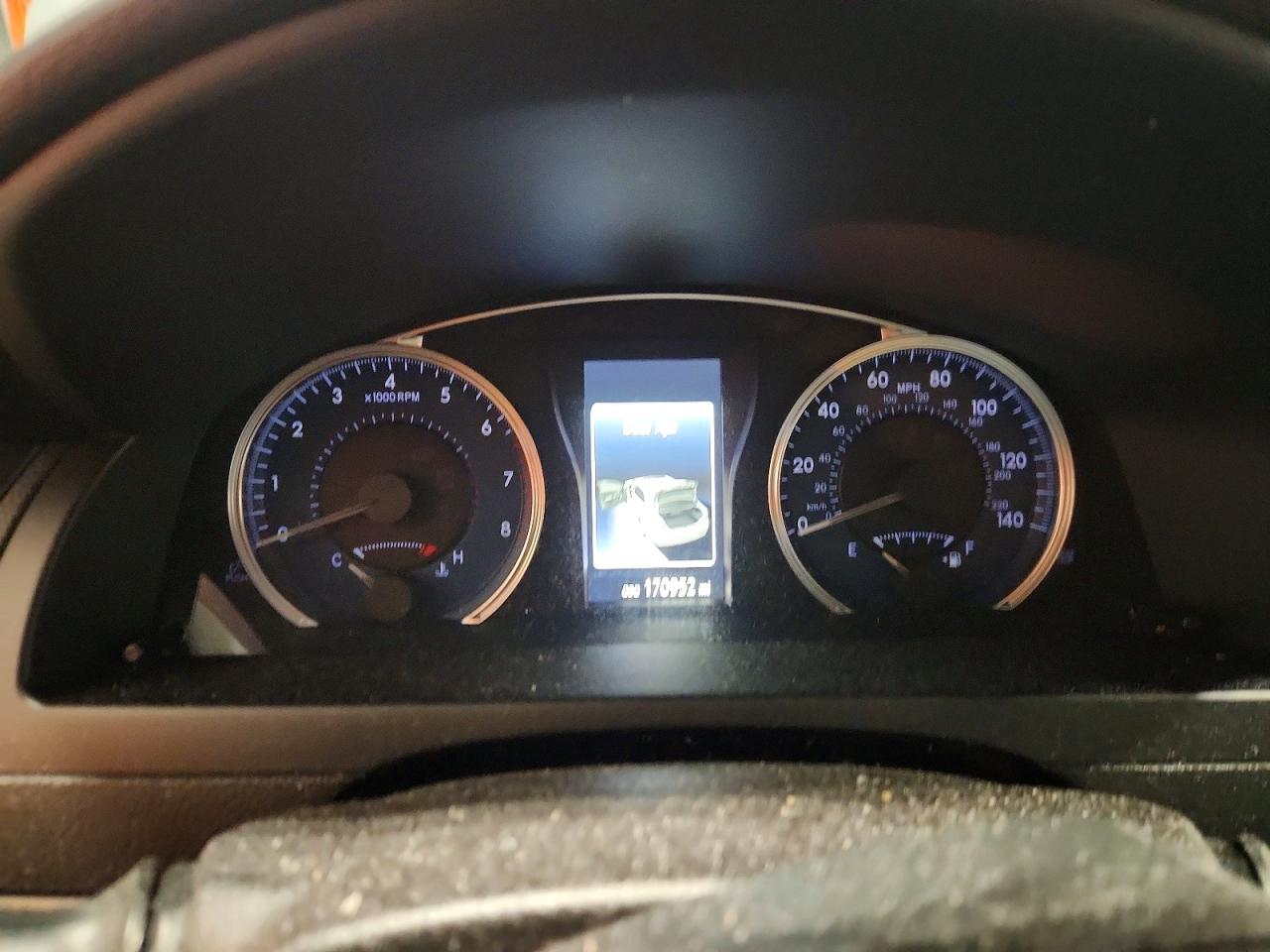 2017 TOYOTA CAMRY LE photo 9