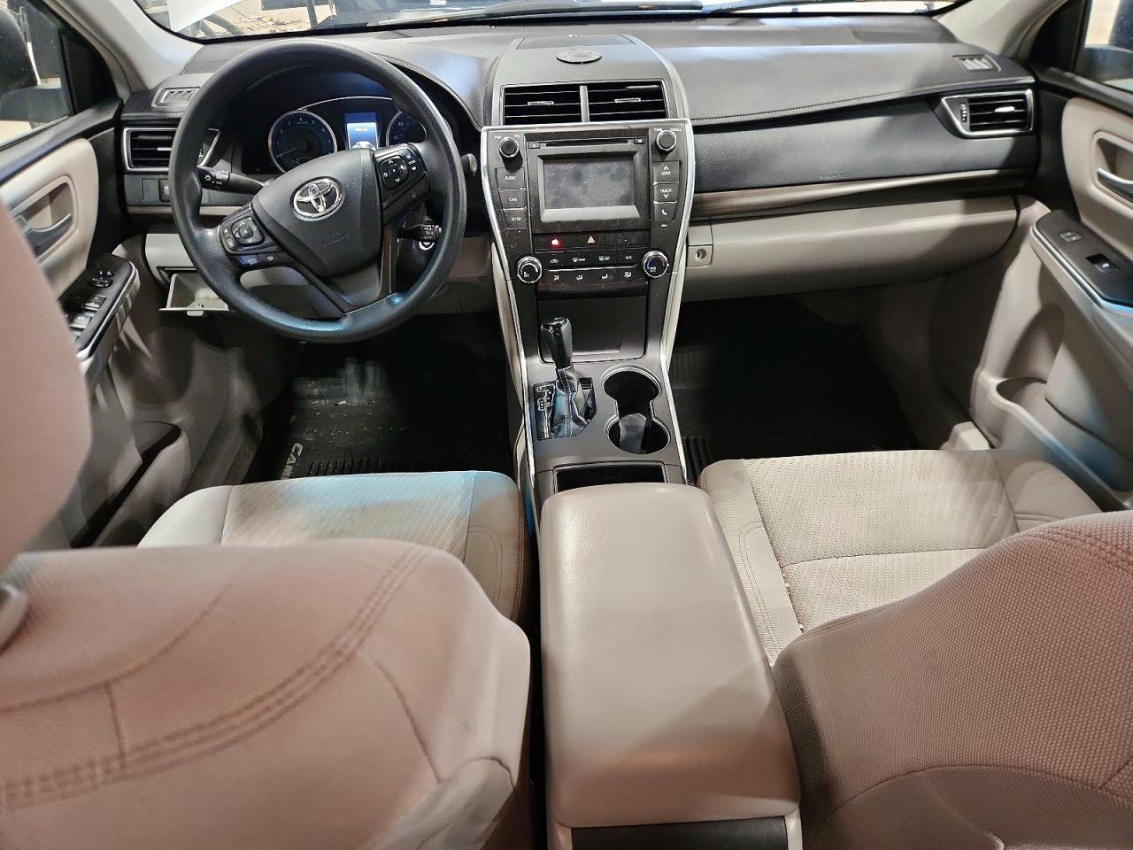 2017 TOYOTA CAMRY LE photo 8