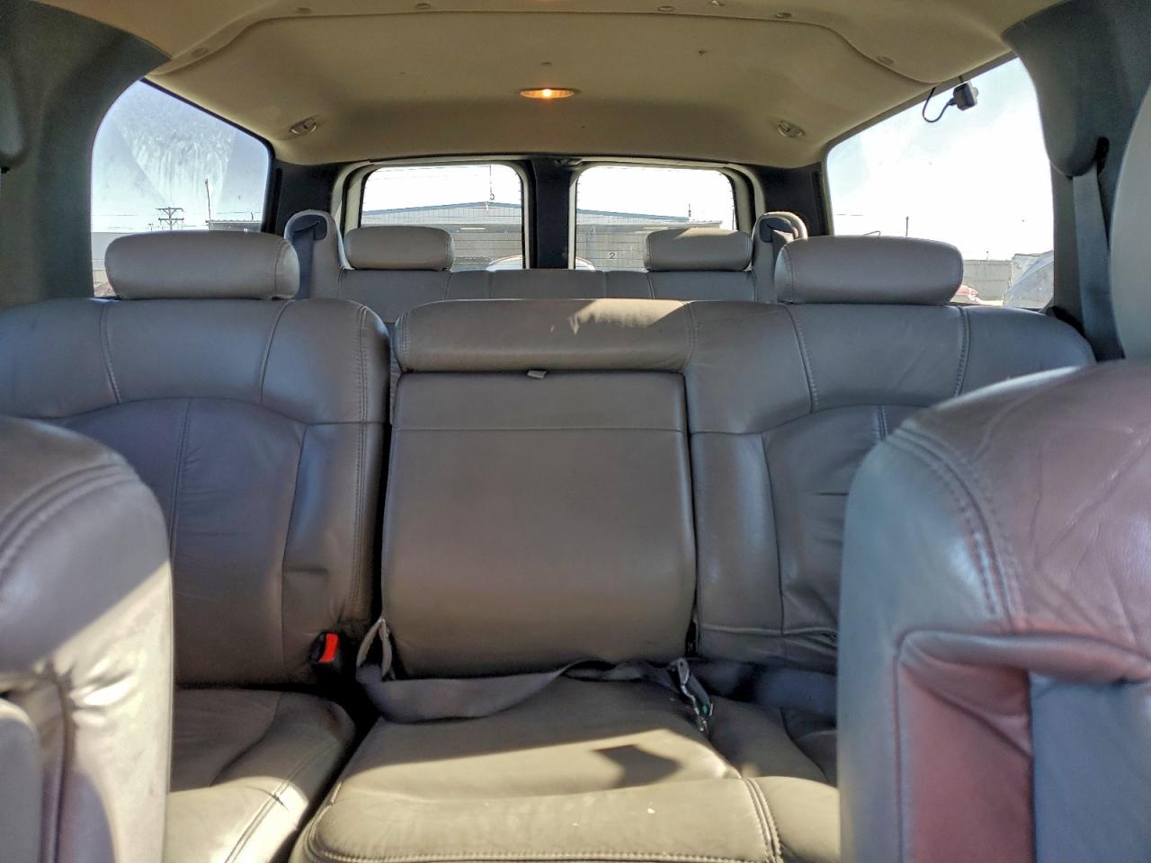 2001 CHEVROLET SUBURBAN K1500 photo 10