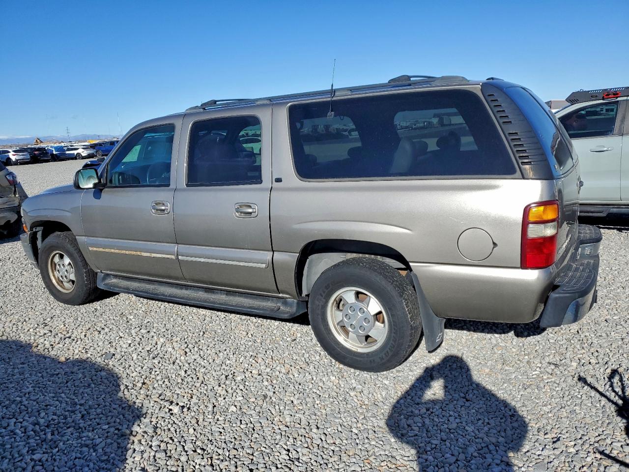 2001 CHEVROLET SUBURBAN K1500 photo 2