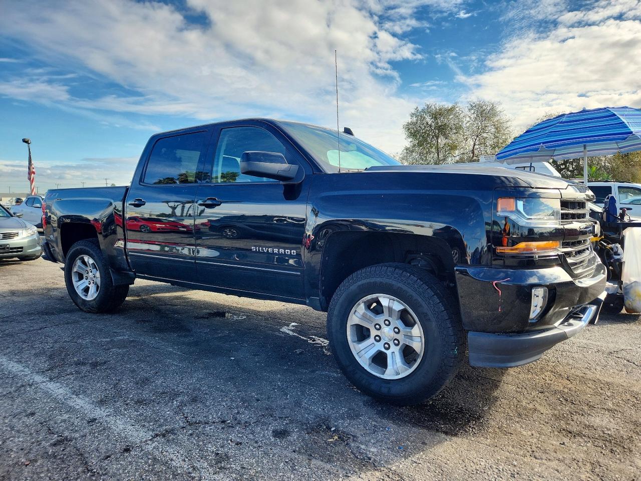 2018 CHEVROLET SILVERADO K1500 LT photo 4
