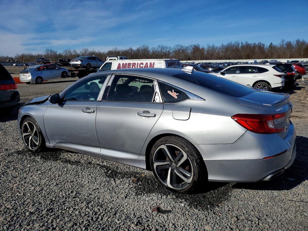 2018 HONDA ACCORD SPORT photo 2