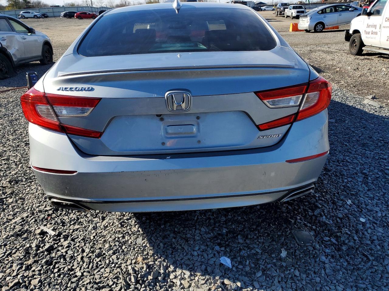 2018 HONDA ACCORD SPORT photo 6