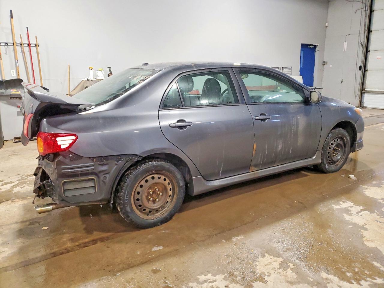 2010 TOYOTA COROLLA BASE photo 3
