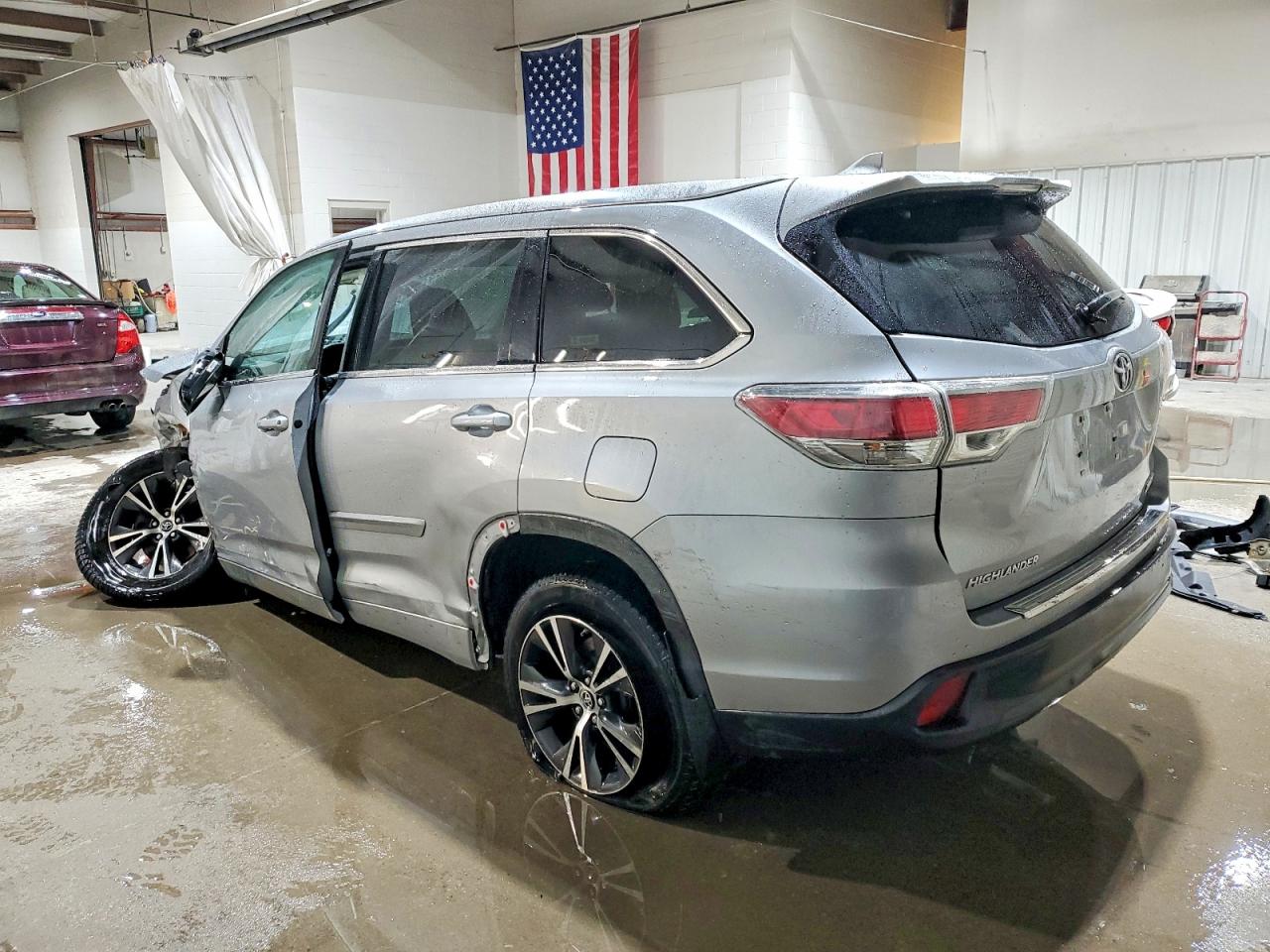 2016 TOYOTA HIGHLANDER XLE photo 3