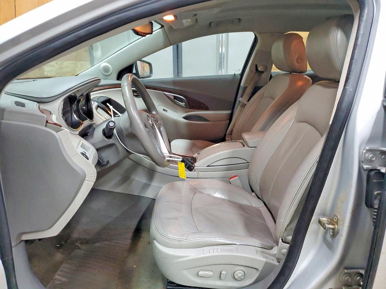 2010 BUICK LACROSSE CXL photo 7