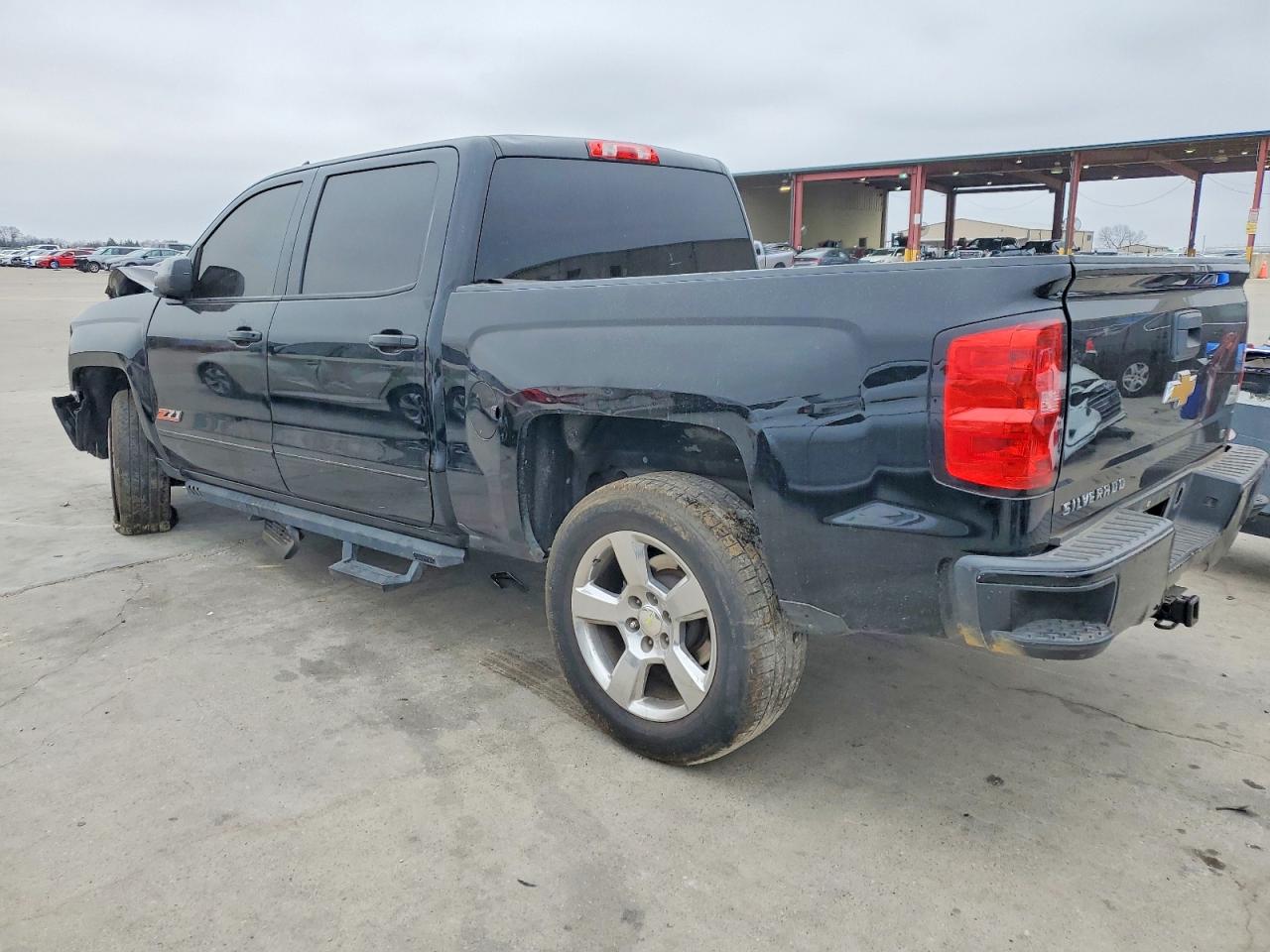 2017 CHEVROLET SILVERADO K1500 LT photo 2
