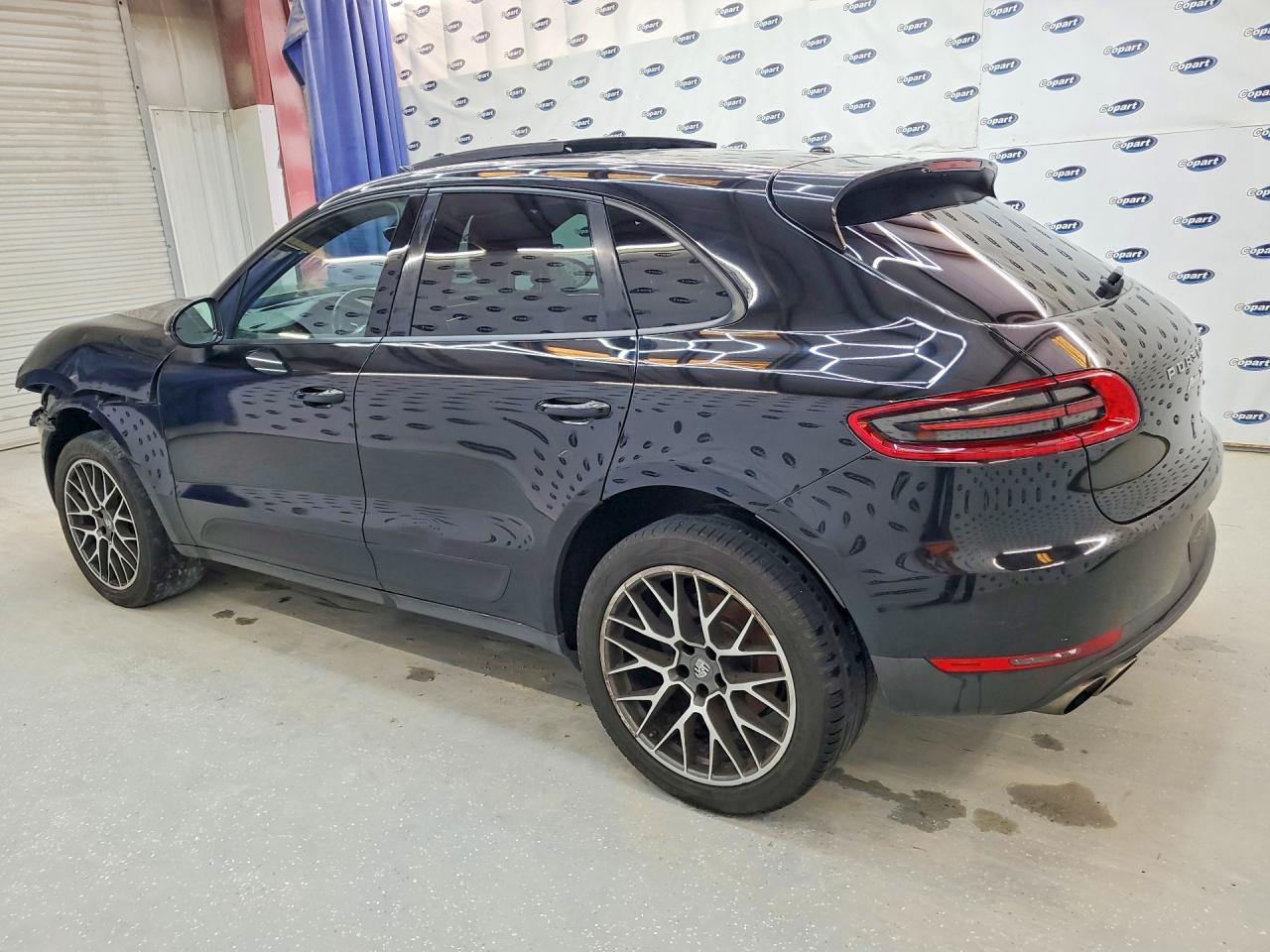 2015 PORSCHE MACAN S photo 2