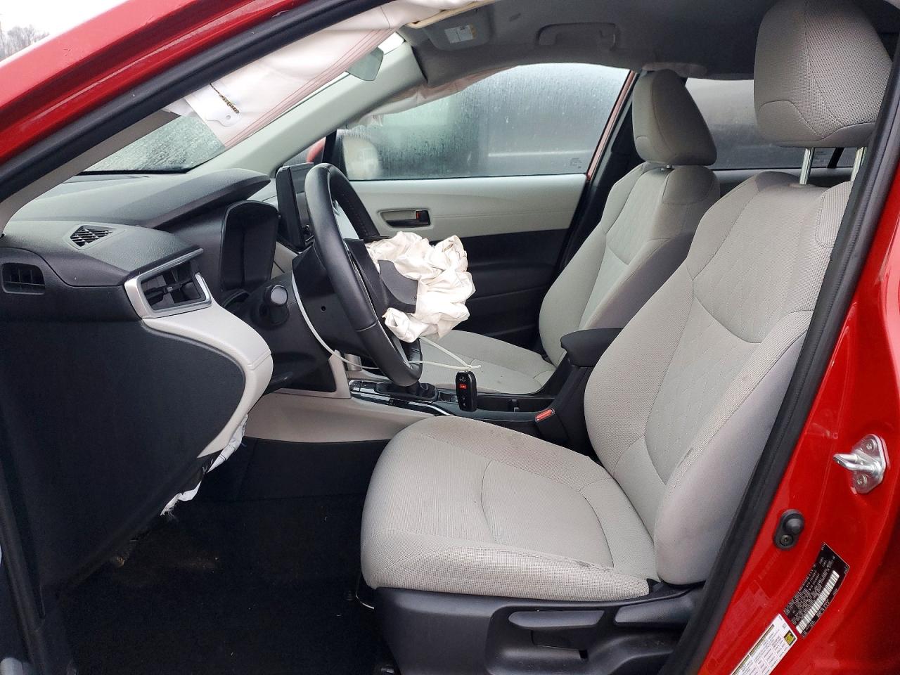 2024 TOYOTA COROLLA CROSS LE photo 7